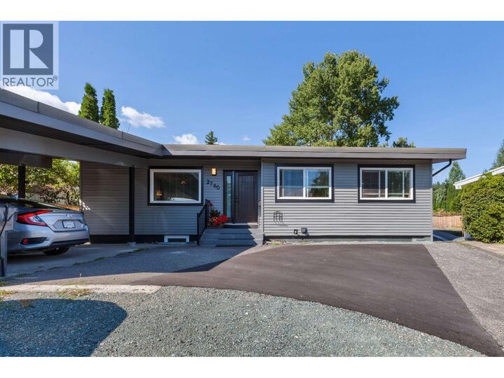 Property Photo: 2760 Hammond Avenue BC V2M 1A5