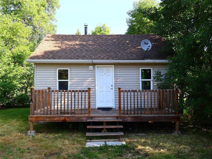 Property Photo: 417 Epsilon Avenue MB R0C 3G0