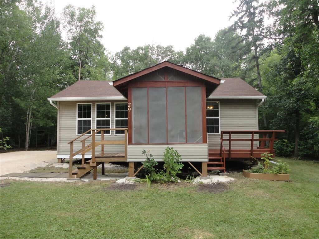 Property Photo: 29 11th Avenue MB R0C 2W0