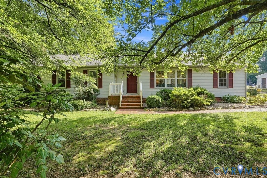 Property Photo: 10080 Woodglen Drive VA 23116