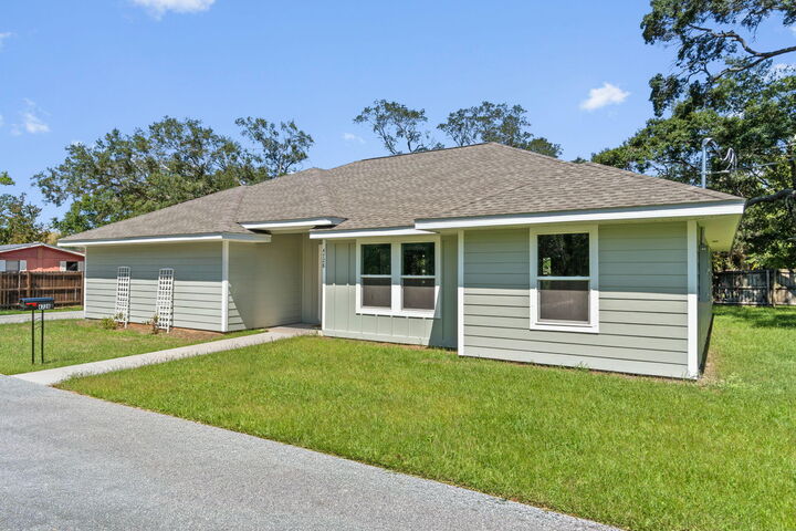 Property Photo: 4728 Bay Breeze Drive FL 32563