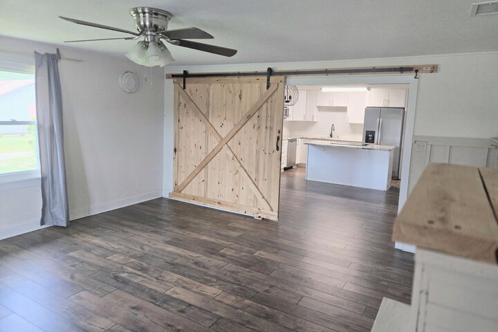 Property Photo: 5921 Jack Stokes Road FL 32531