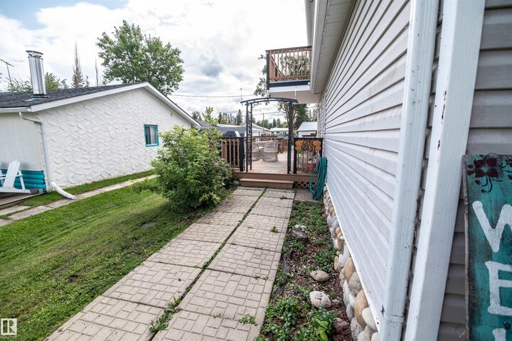 Property Photo: 4824 50A Street AB T0E 0A0