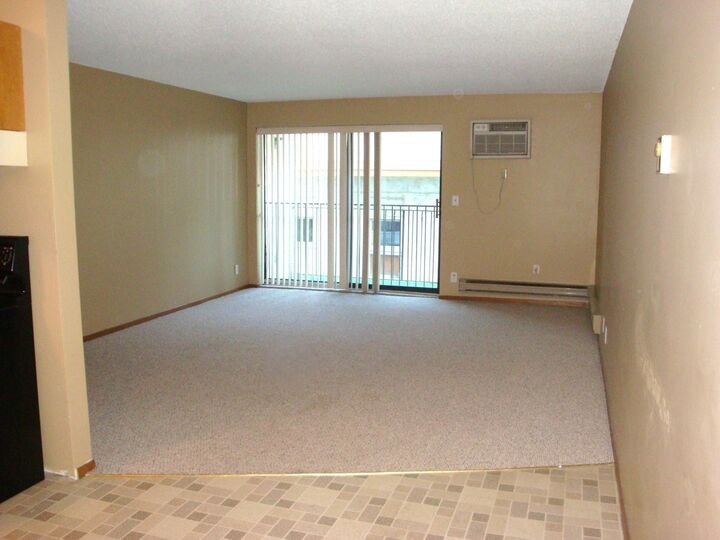 Property Photo:  925 30th Avenue S  MN 55406 