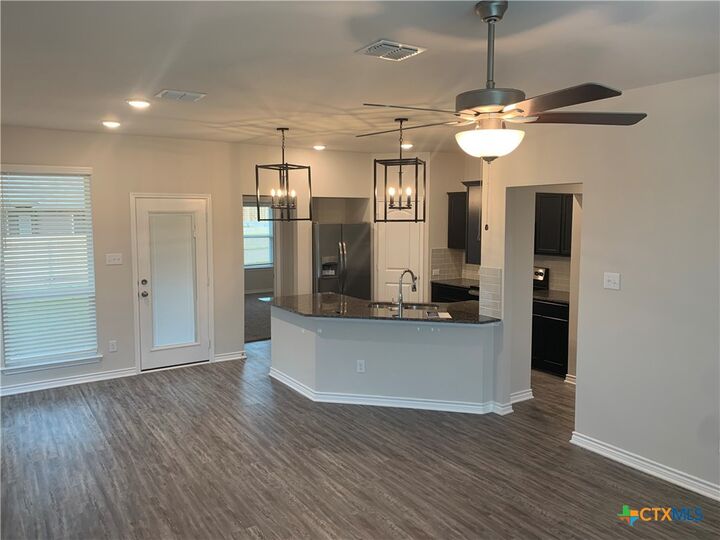 Property Photo: 3019 Dade Loop TX 76504