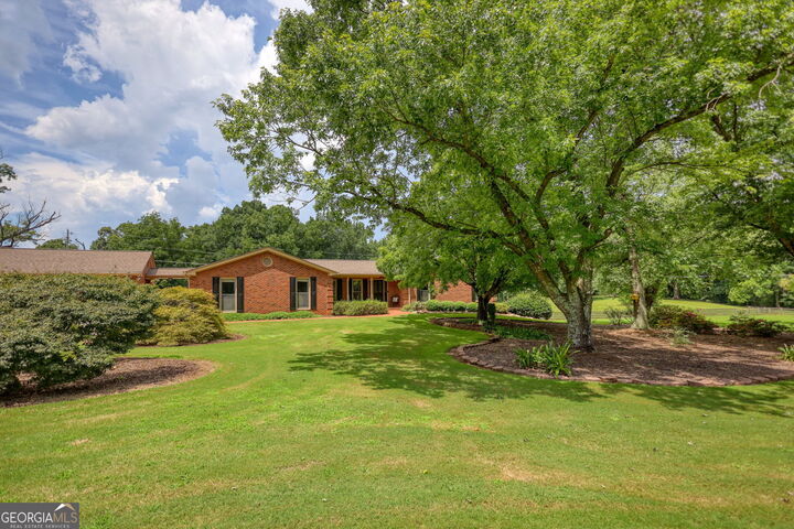 Property Photo: 3331 Highway 213 GA 30055