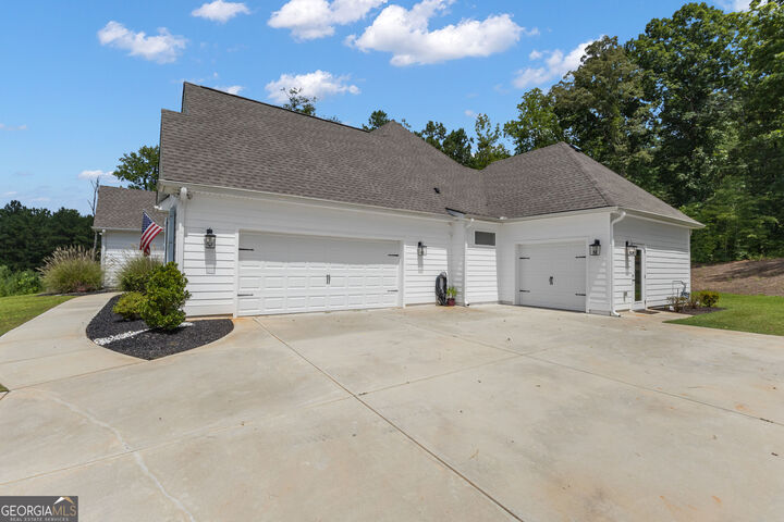 Property Photo:  215 Greyfairs Avenue  GA 30276 