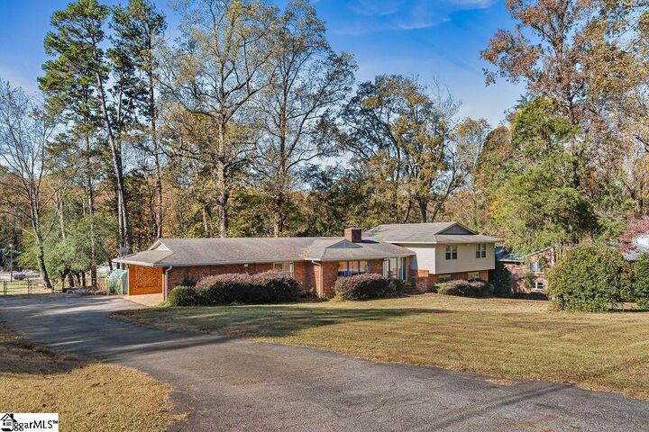 Property Photo: 524 Perrin Drive SC 29307