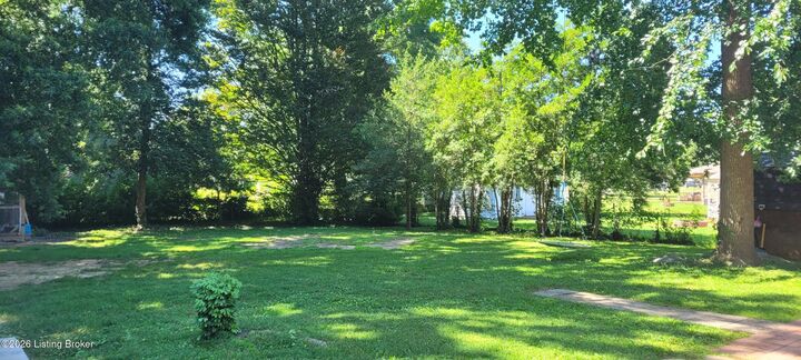 Property Photo:  1858 Lynn Lea Rd  KY 40216 