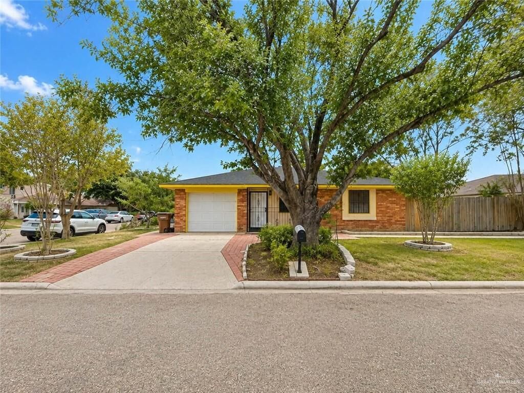 Property Photo: 1902 Ash Circle TX 78539