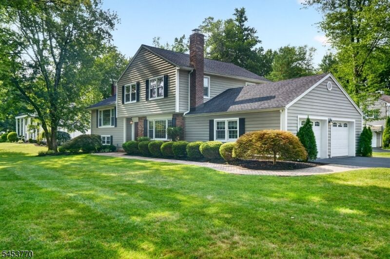 Property Photo: 4 Fox Chase Ln NJ 07960