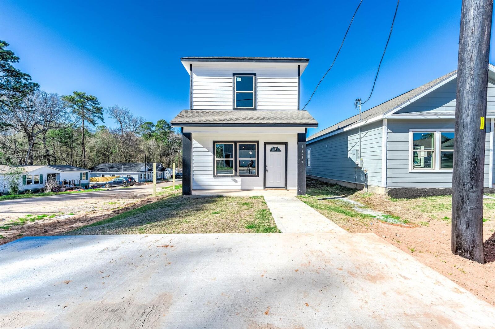 Property Photo: 16986 W Hammon TX 77316