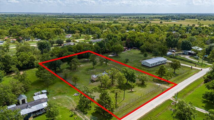 Property Photo: 182 County Road 4801 TX 77535