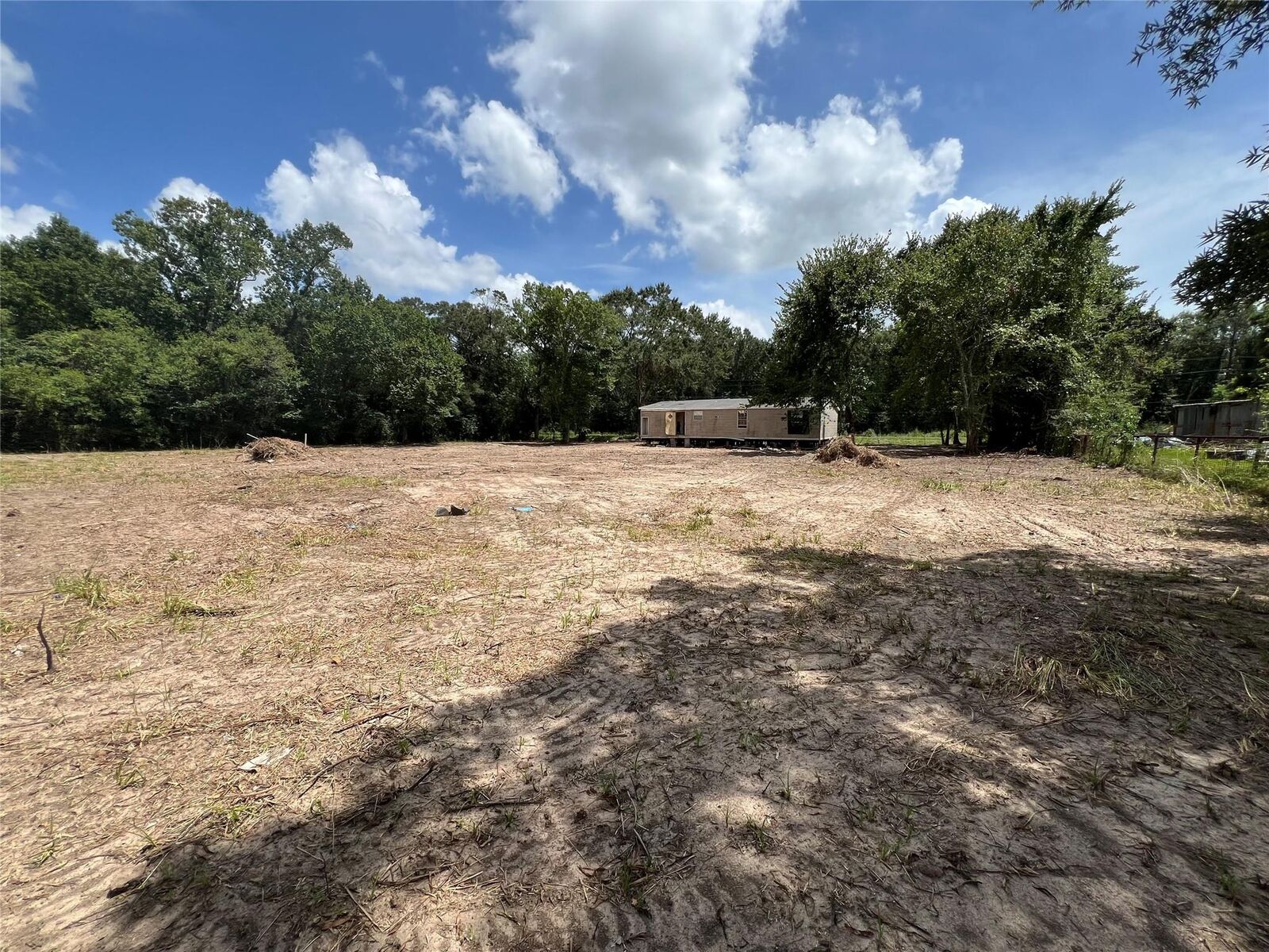 Property Photo: 825 N Martin Luther King Drive N TX 77575