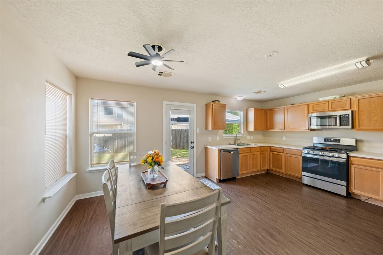Property Photo:  2914 Rustling Chestnut Street  TX 77389 