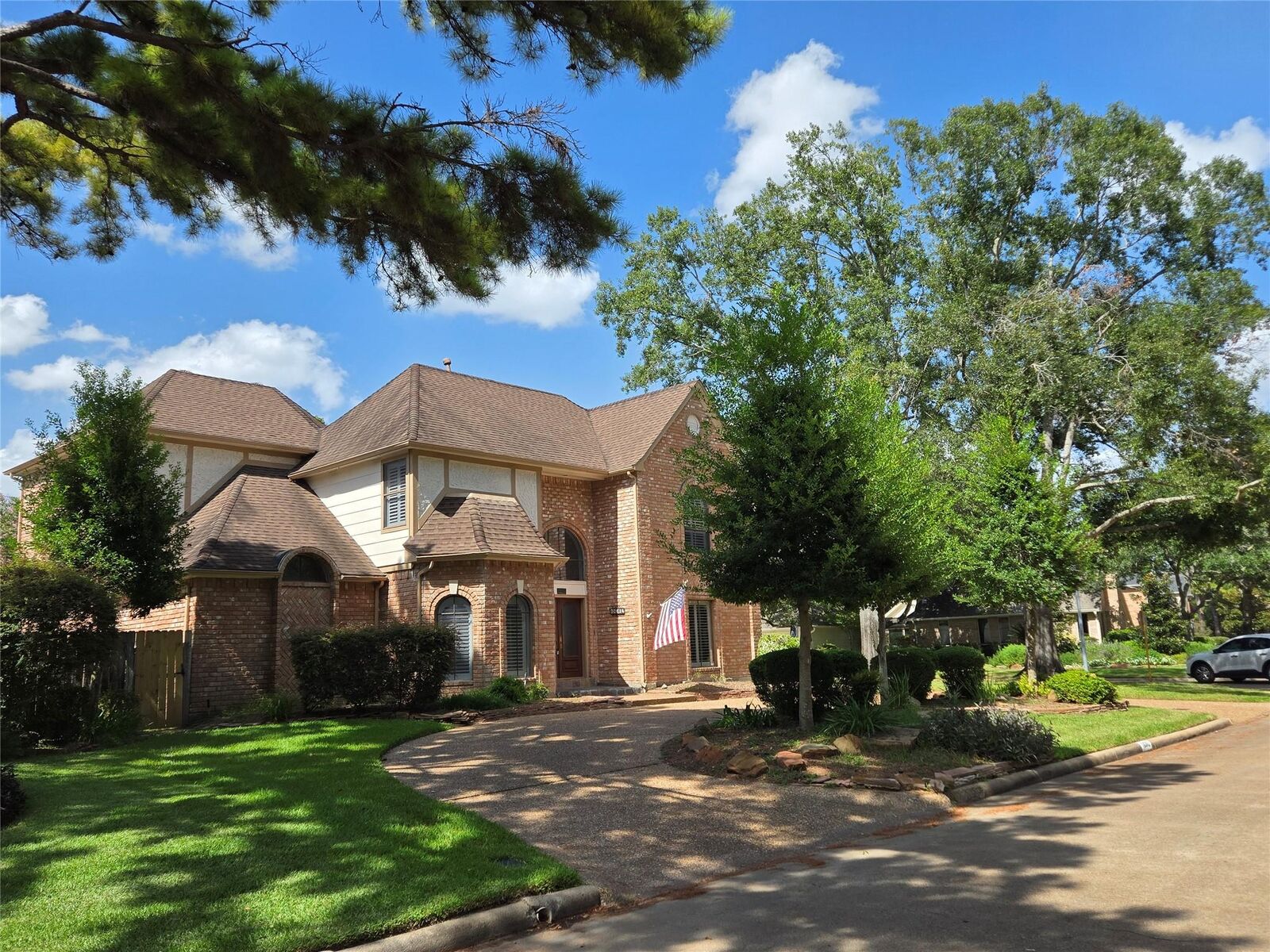 Property Photo: 18302 Longmoor Drive TX 77084
