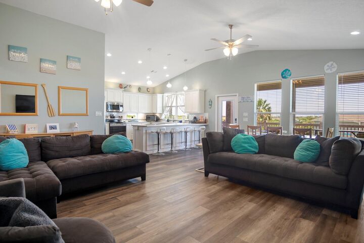 Property Photo: 933 Magnolia Lane TX 77650