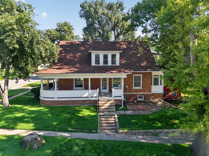 Property Photo:  305 N 1st Street  IA 50047 
