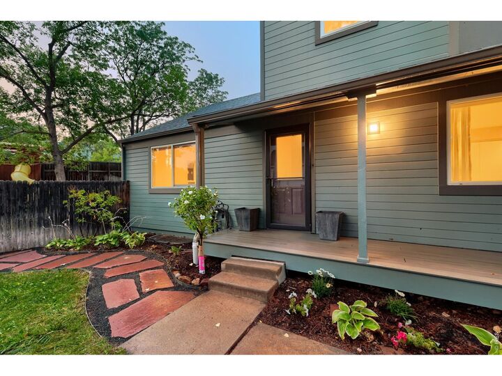 Property Photo:  545 Catalpa Ct  CO 80027 