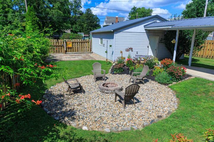 Property Photo: 300 E New Street IN 47918