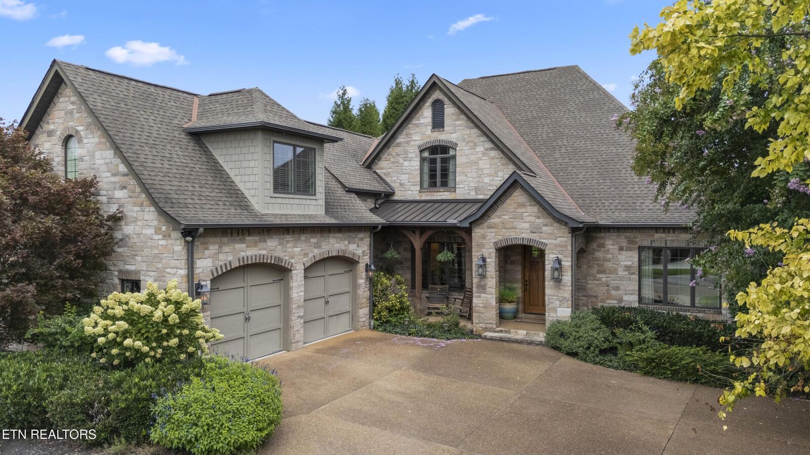 Property Photo: 559 Stratfield Way TN 37919
