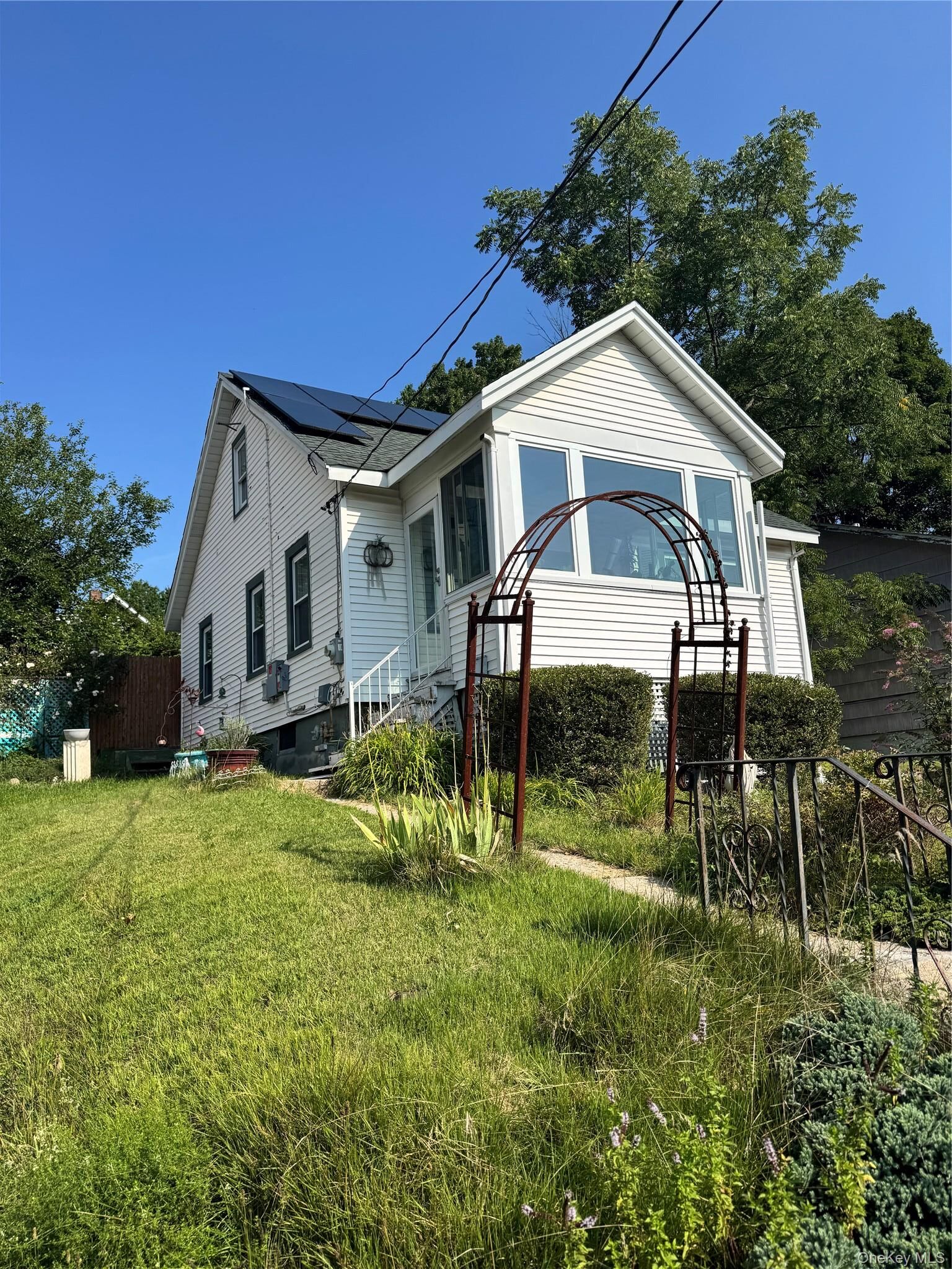 Property Photo:  16 Earle Street 14 1/2  NY 10940 