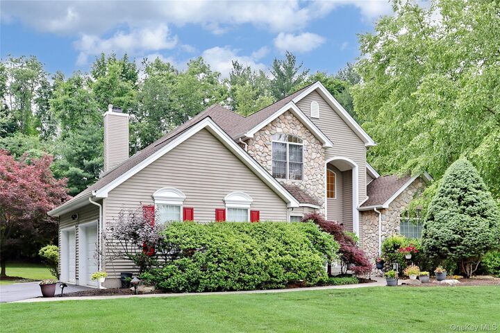 Property Photo: 7 Birdie Drive NY 10901