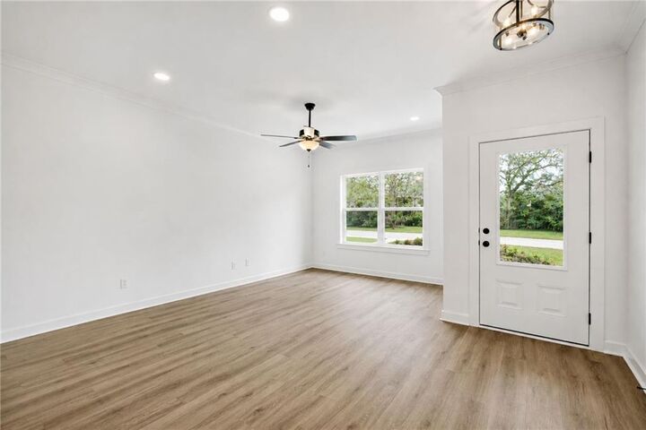 Property Photo: 6776 Barneswood Court AL 36582