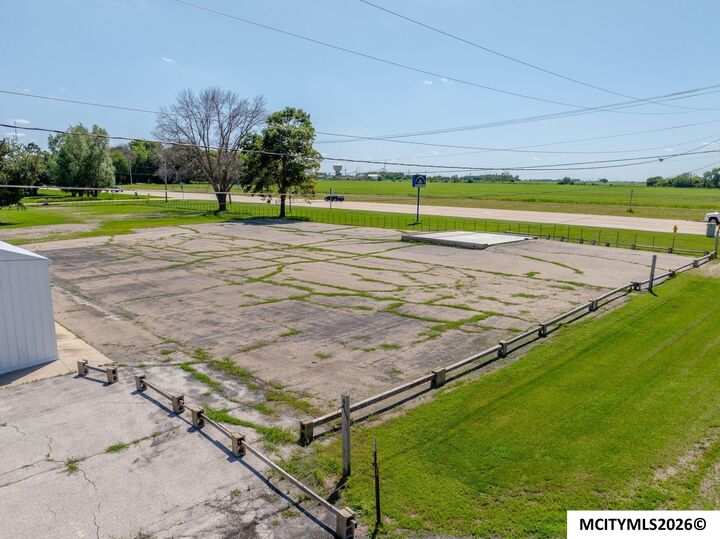 Property Photo: 33rd SE IA 50401