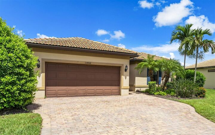 Property Photo:  13908 Karina Street  FL 34293 
