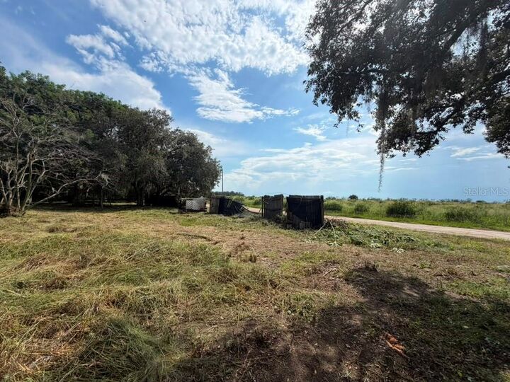 Property Photo: 8156 Dogyard Road FL 33898