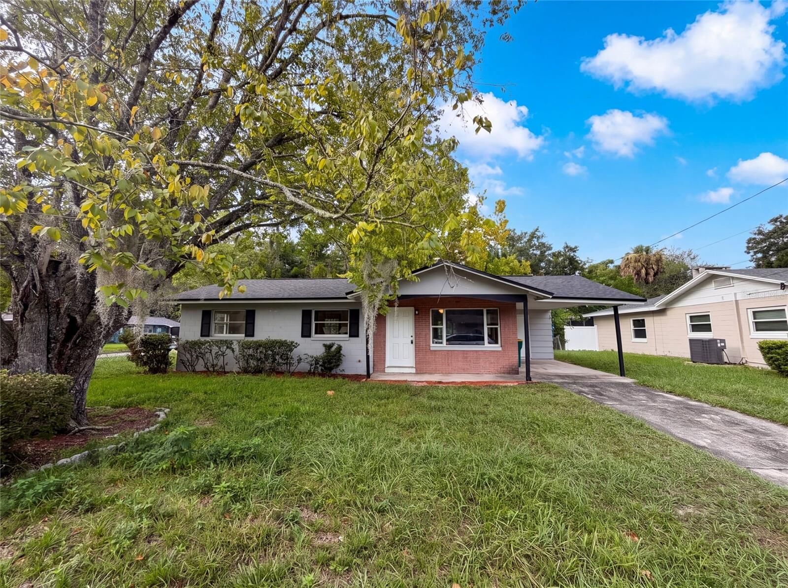 Property Photo:  1735 Jefferson Drive  FL 32757 