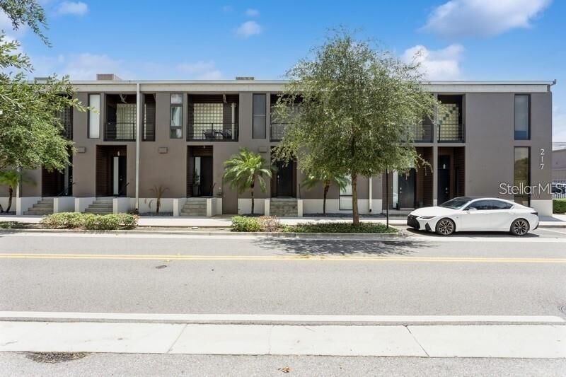 Property Photo: 217 N 12th Street 105 FL 33602