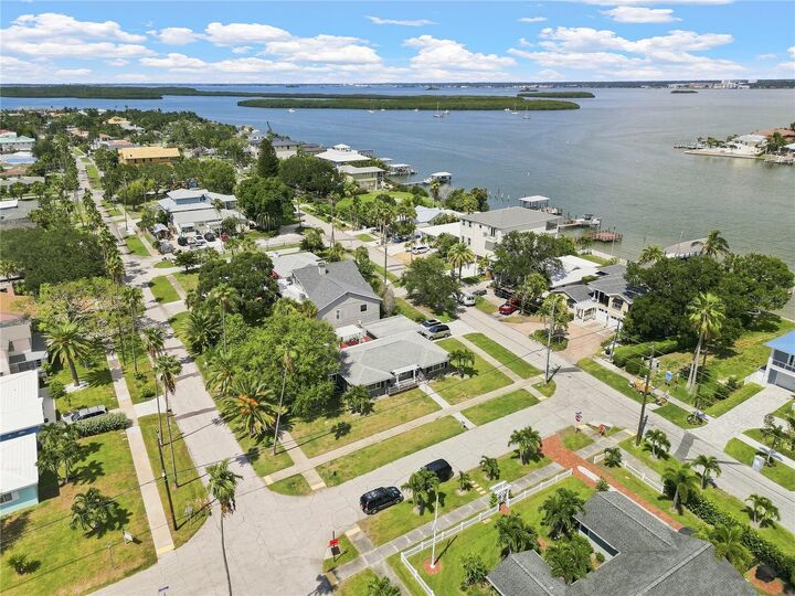 Property Photo: 70 Gardenia Street FL 33767