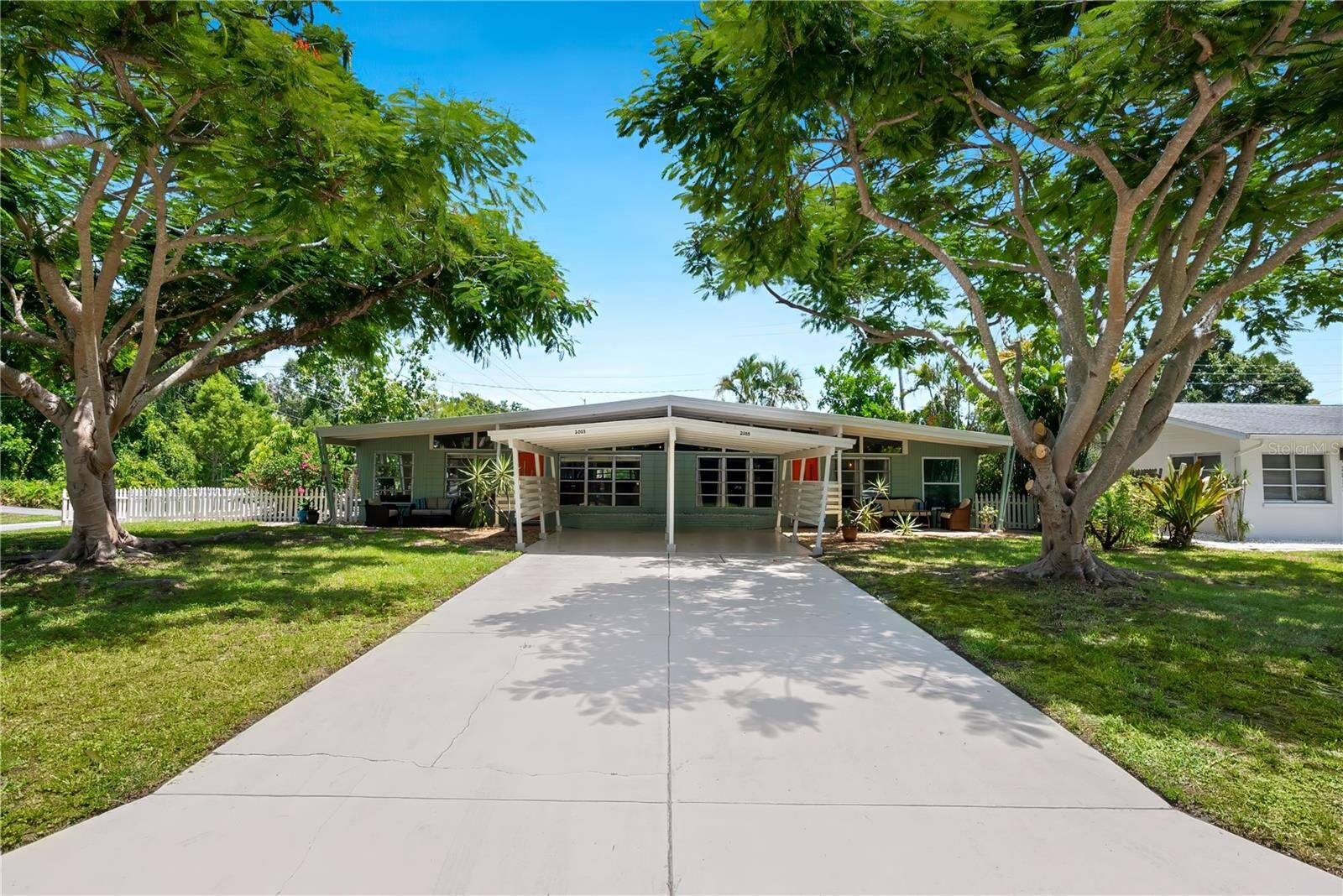 Property Photo:  2003 Tetlow Place  FL 34239 