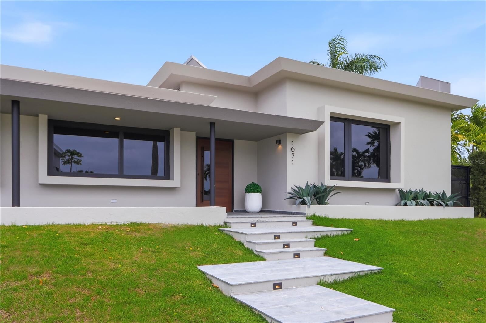 Property Photo:  1671 Geranio  PR 00927 