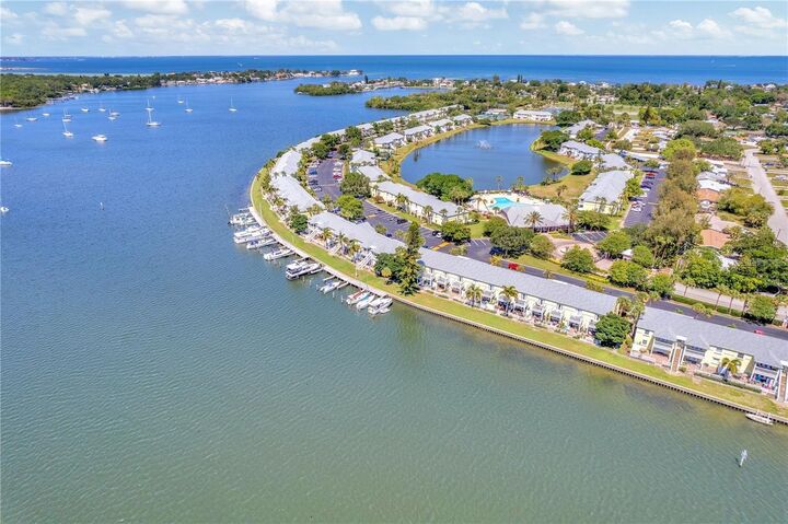 Property Photo: 118 Pompano Drive SE B FL 33705