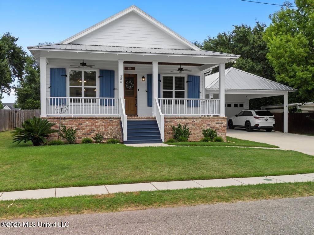 Property Photo:  205 S Island View Avenue  MS 39560 