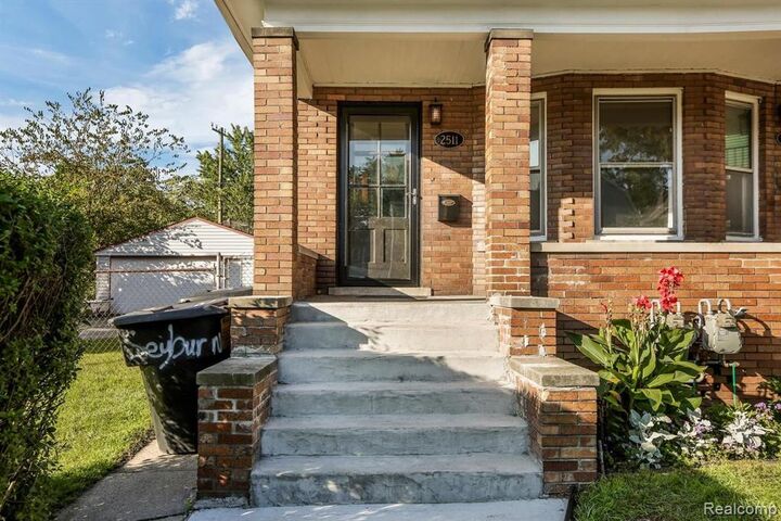 Property Photo: 2511 Seyburn Street MI 48214 1786