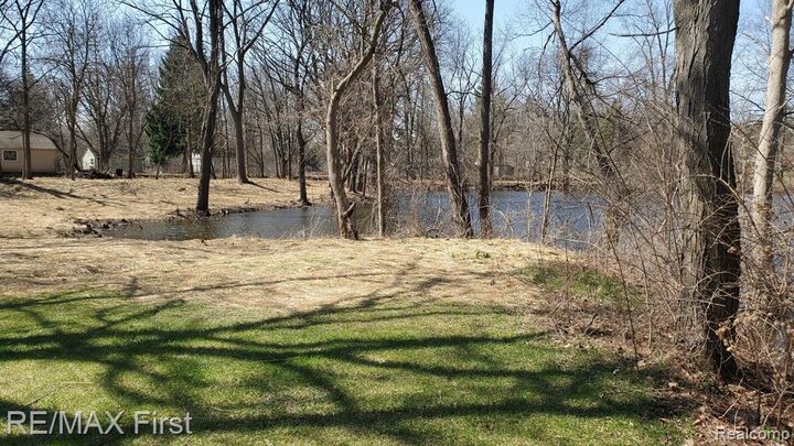 Property Photo: 4330 Hatchery Road MI 48329