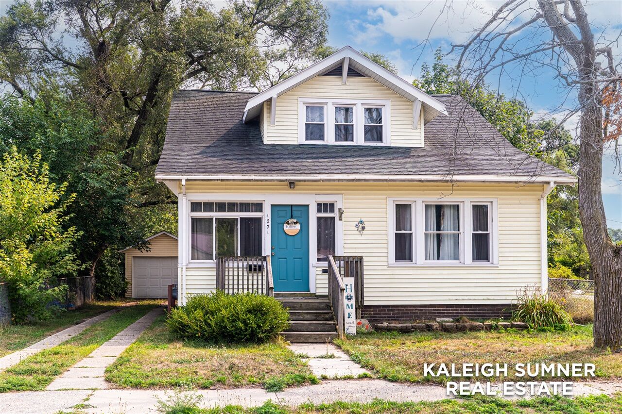 Property Photo:  1071 Irwin Avenue  MI 49442-5249 