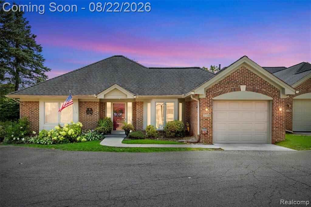 Property Photo:  21388 Magnolia Court  MI 48336 4109 