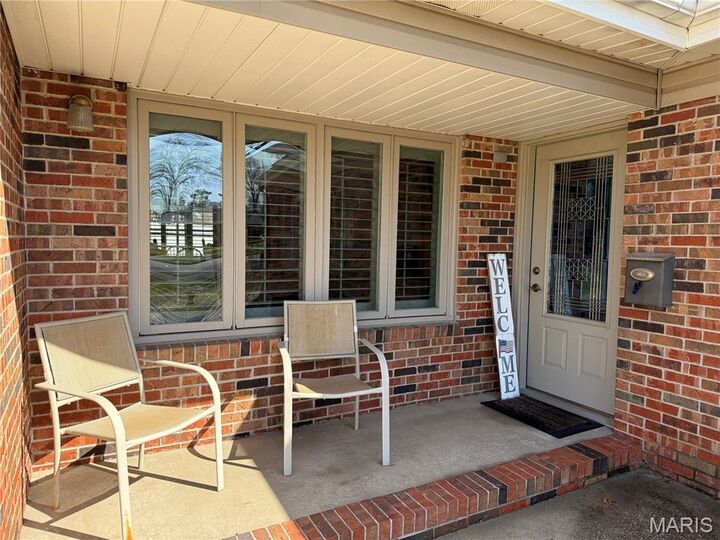 Property Photo:  2304 Fontaine Drive  IL 62002 