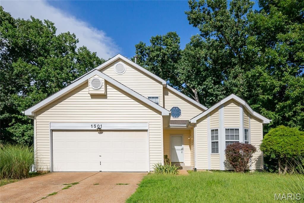 Property Photo:  1501 Strawberry Glen Court  MO 63021 