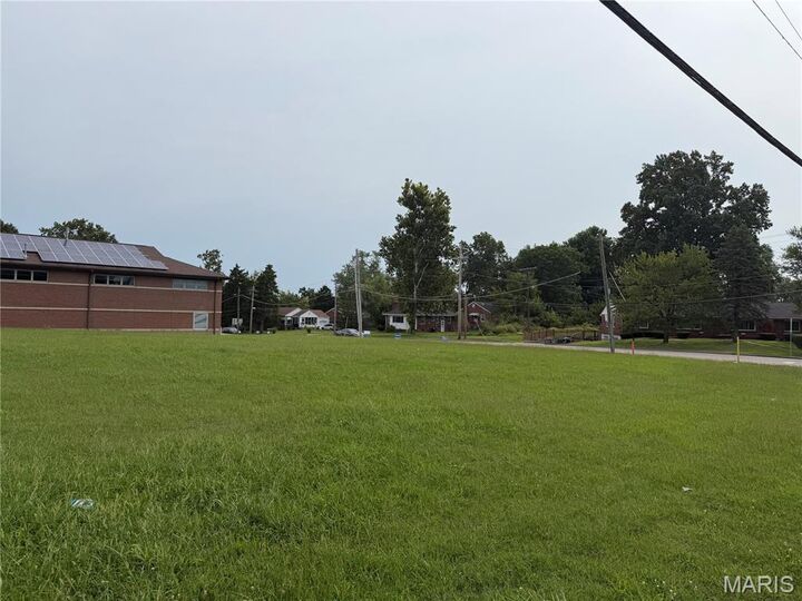 Property Photo: 1011 Jennings Station Road MO 63137