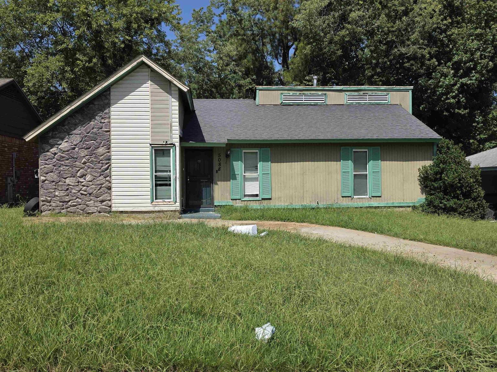 Property Photo: 5088 Breckenwood Dr TN 38127