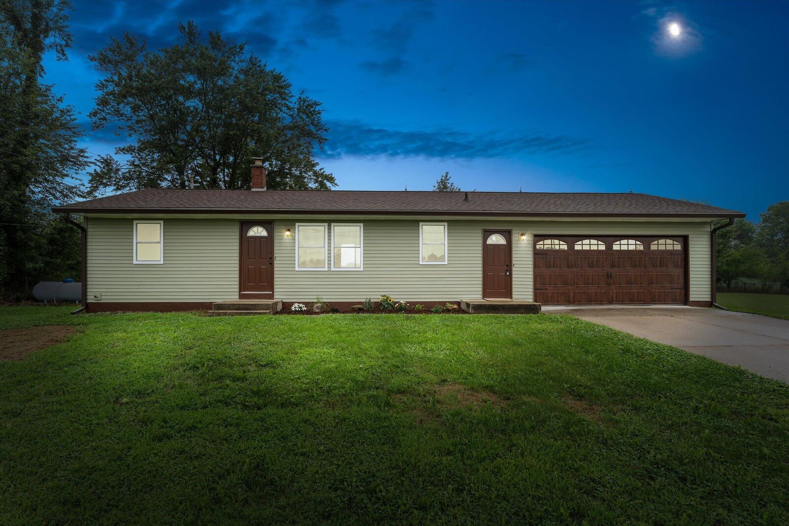 Property Photo: 69300 Kessington Road MI 49130