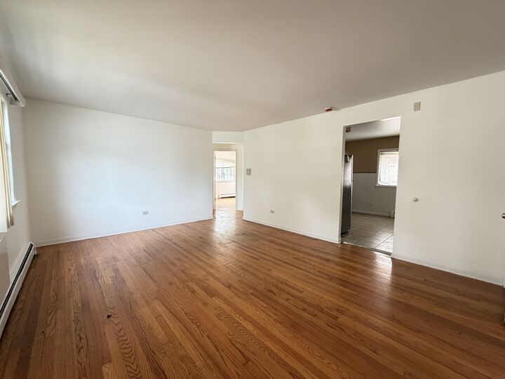 Property Photo: 700 N Parkside Avenue 2S IL 60644