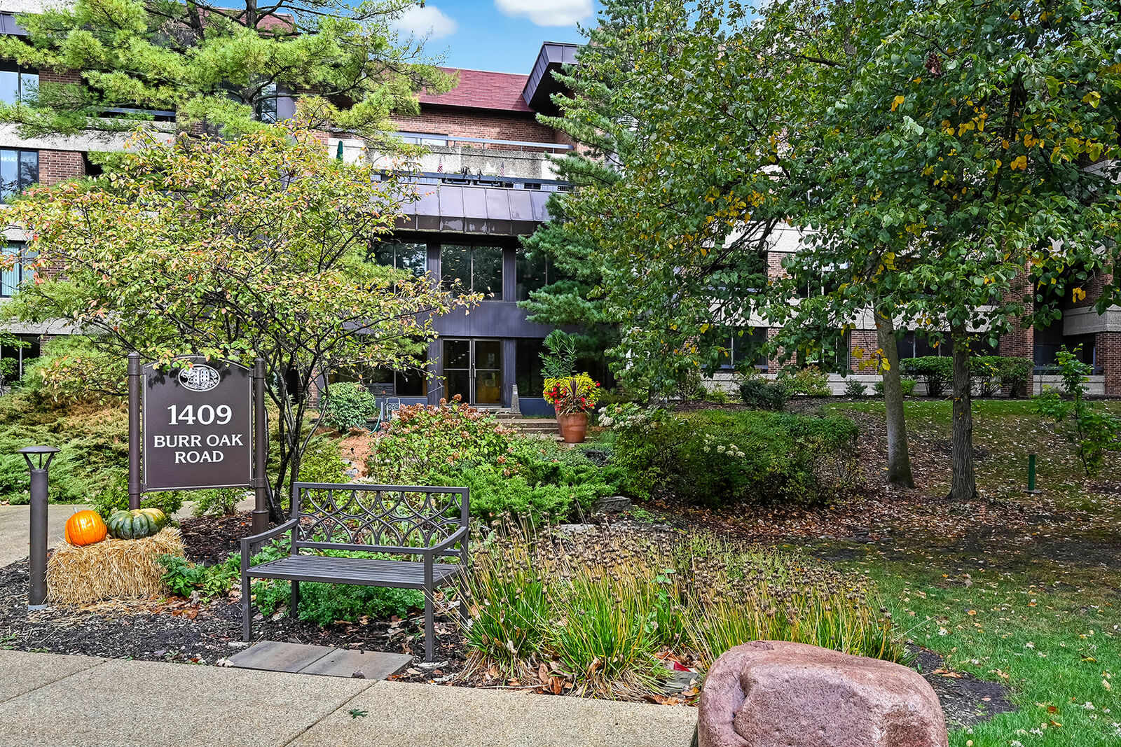 Property Photo: 1409 Burr Oak Road 310A IL 60521