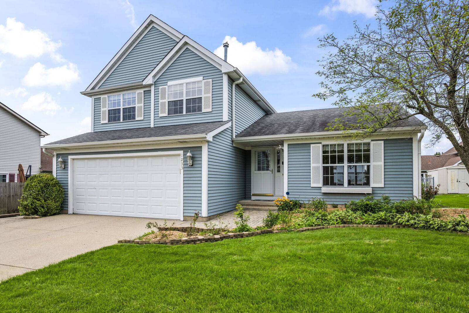 Property Photo:  1233 Old Timber Court  IL 60192 